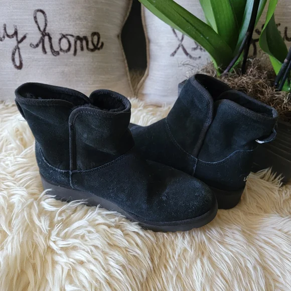UGG Black Winter Boots - Picture 7 of 12